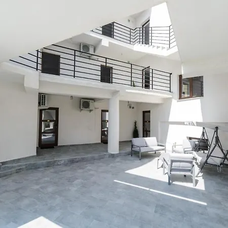 Toma Residence-3
